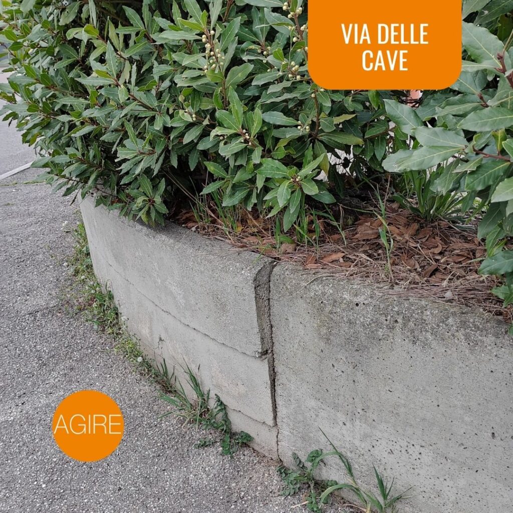 via delle cave a castiglione - muretto di contenimento rotto