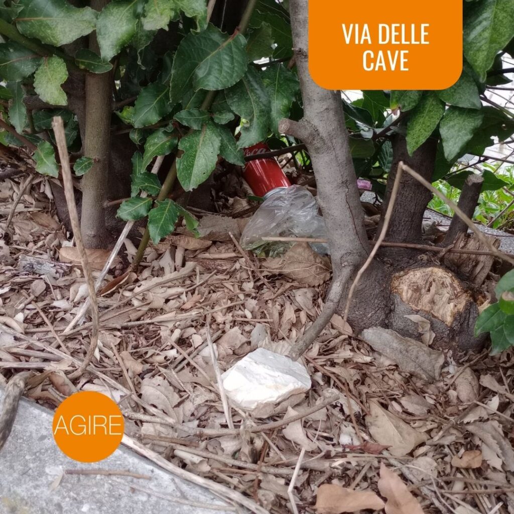 via delle cave a castiglione - rifiuti abbandonati