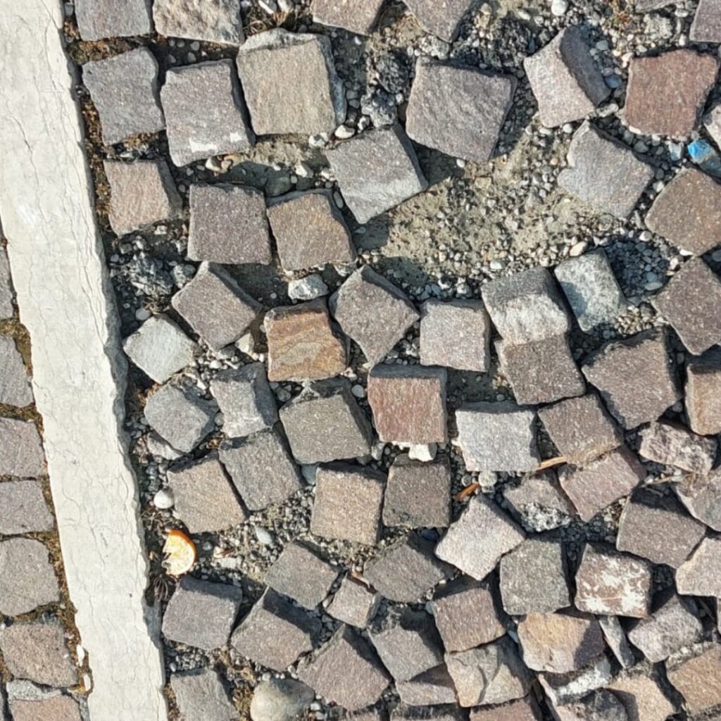 buche a piazzale repubblica servono interventi urgenti